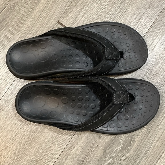 Vionic Black Thong Style Flip-Flop Sandals‎ size 7 main image 8